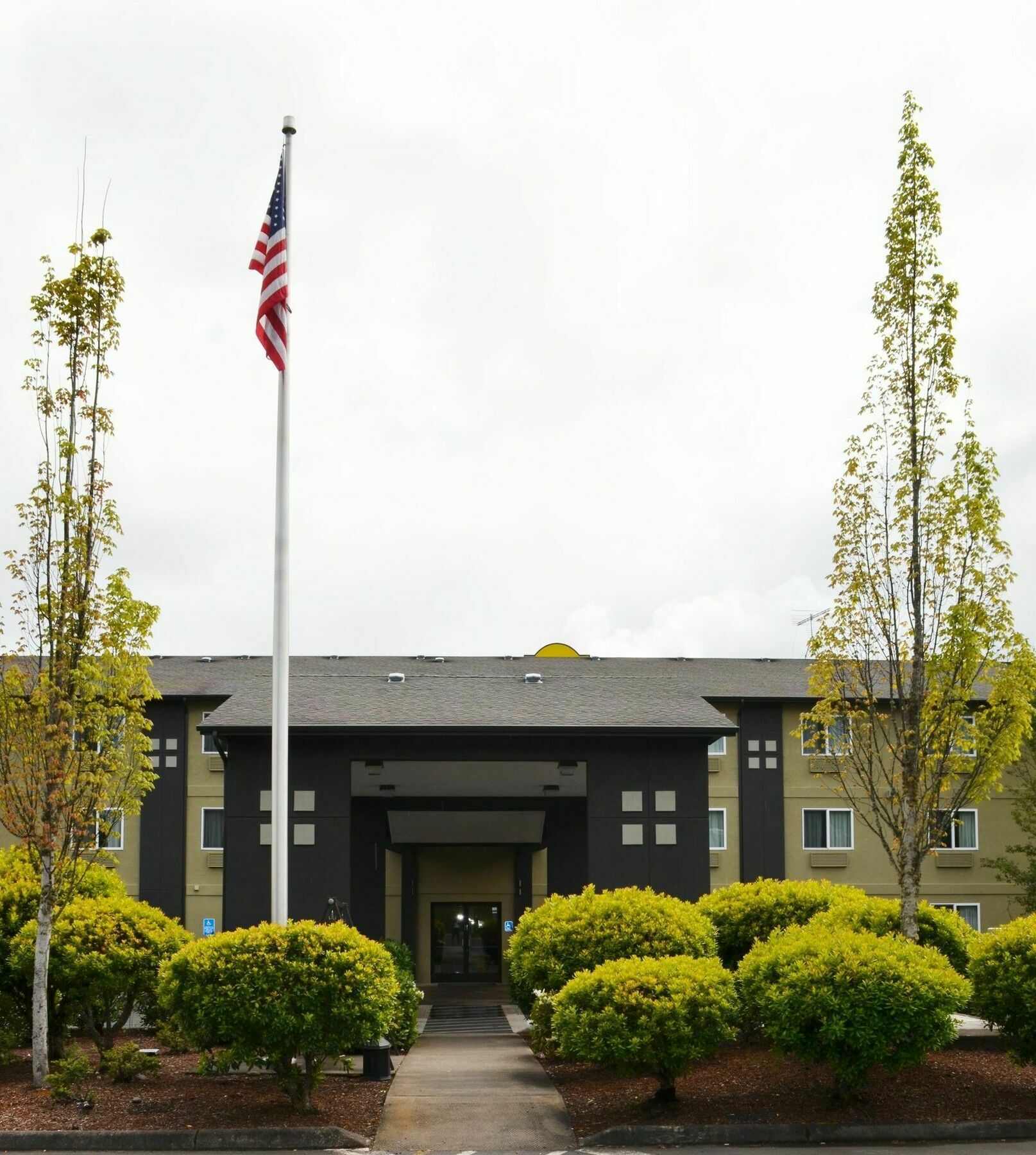 Hotel Super 8 By Wyndham Roseburg Exterior foto