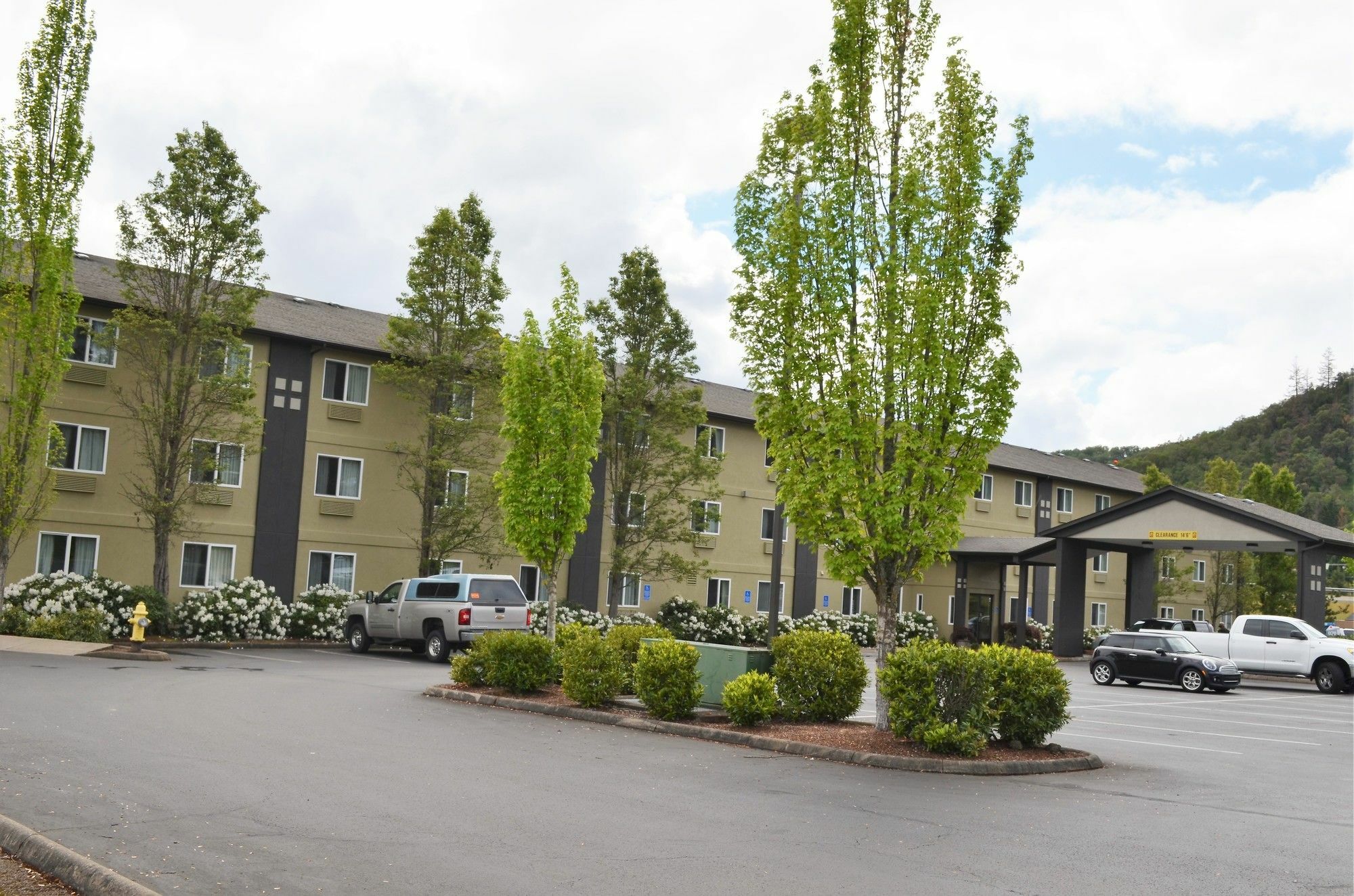Hotel Super 8 By Wyndham Roseburg Exterior foto