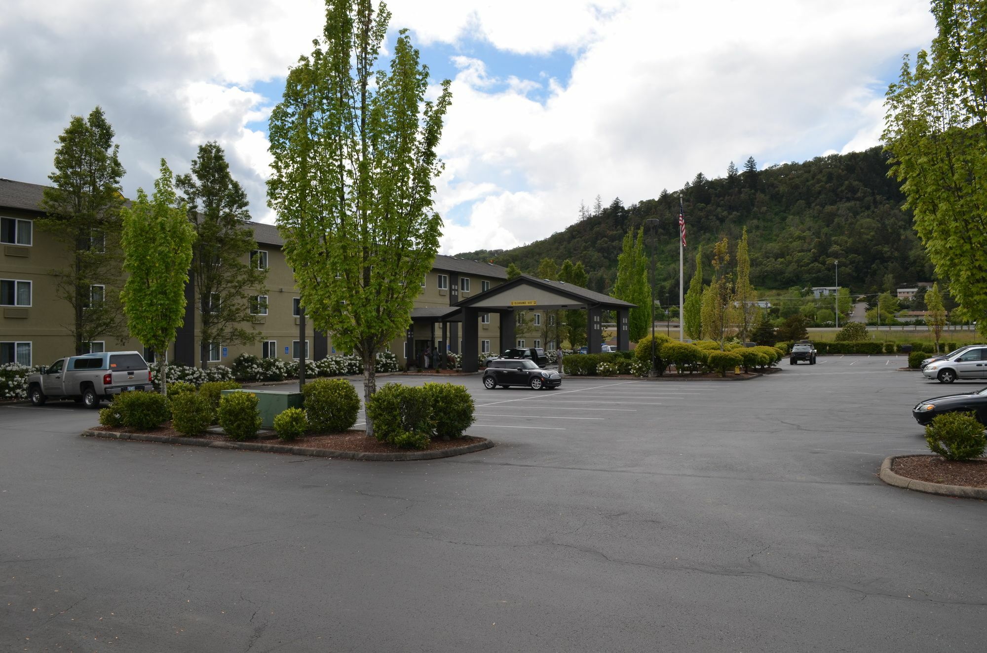 Hotel Super 8 By Wyndham Roseburg Exterior foto