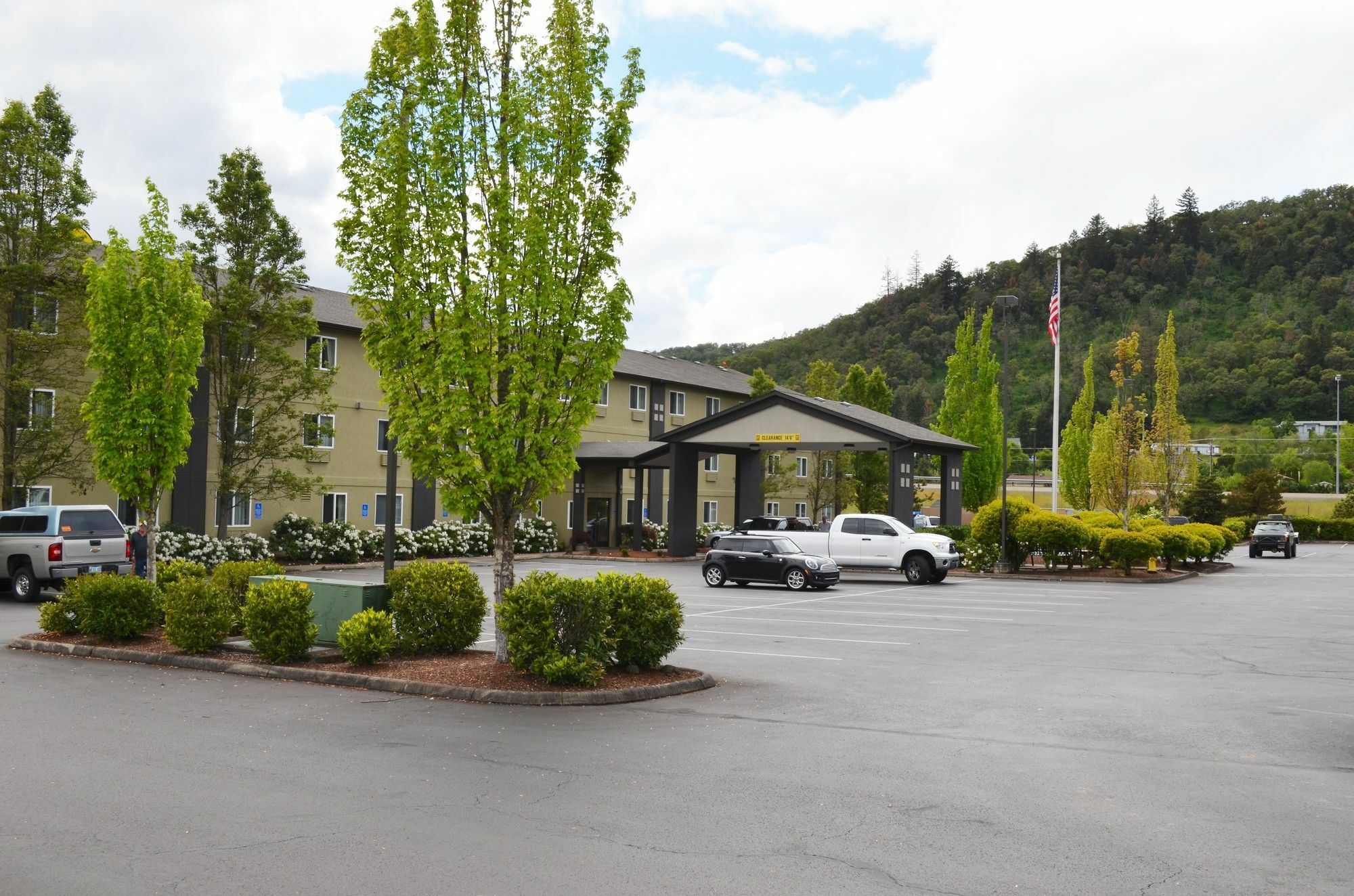 Hotel Super 8 By Wyndham Roseburg Exterior foto