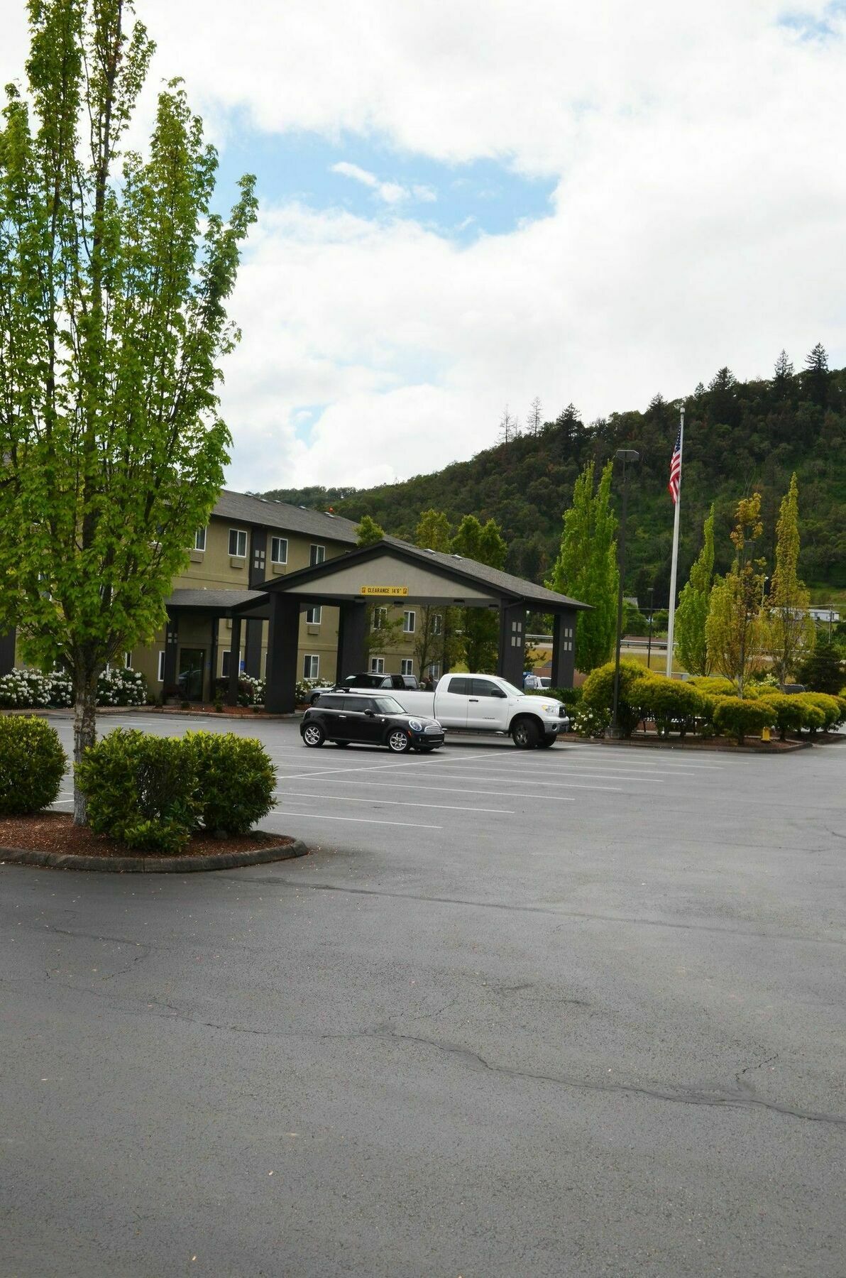 Hotel Super 8 By Wyndham Roseburg Exterior foto